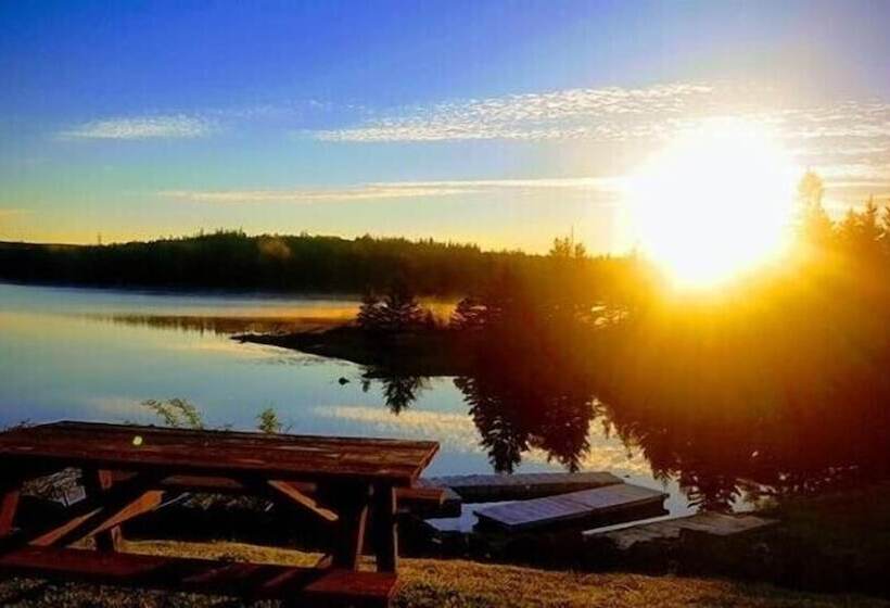 فندق Bras D'or Lakes Inn