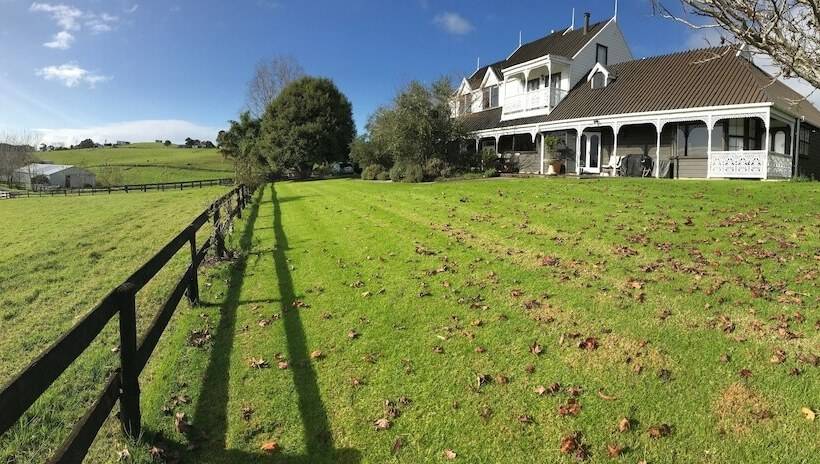 호텔 Country Homestead At Black Sheep Farm