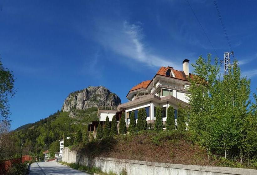 Hotell семеен хотел кристал