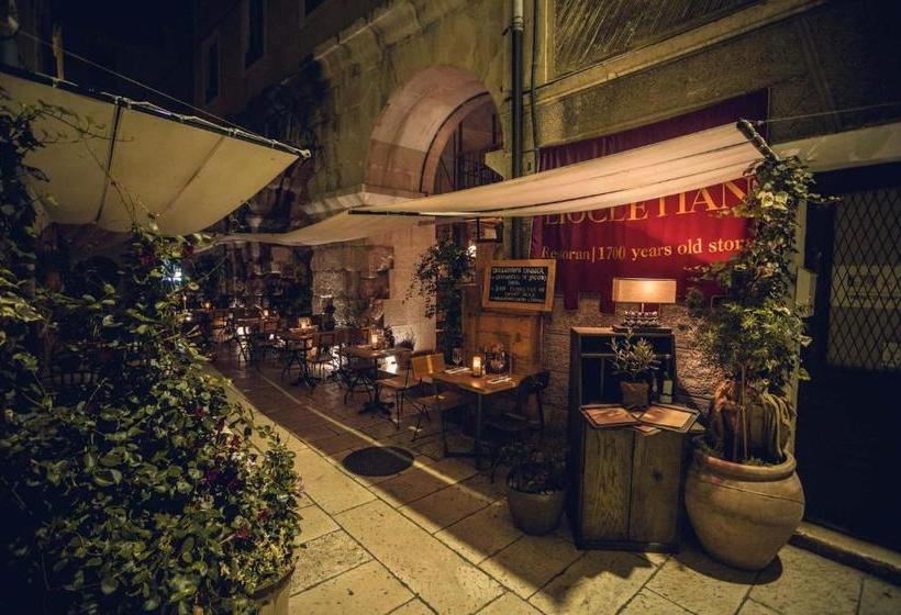 בית מלון כפרי Diocletian Palace Experience Adults Only