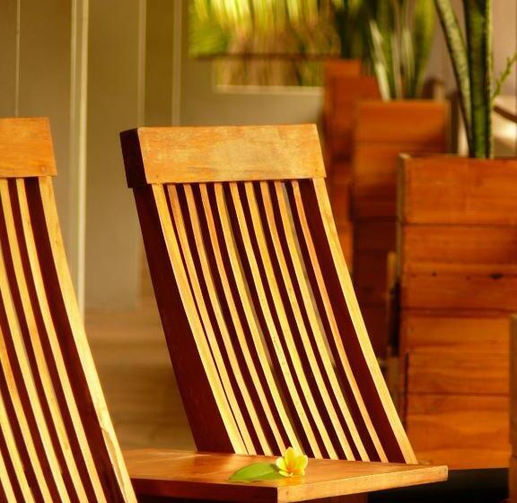 هتل Javacove Beach