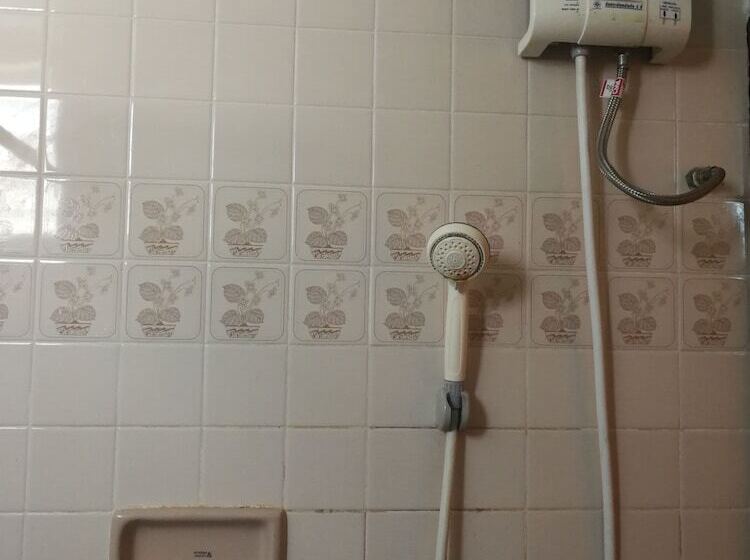 Отель Laemthong