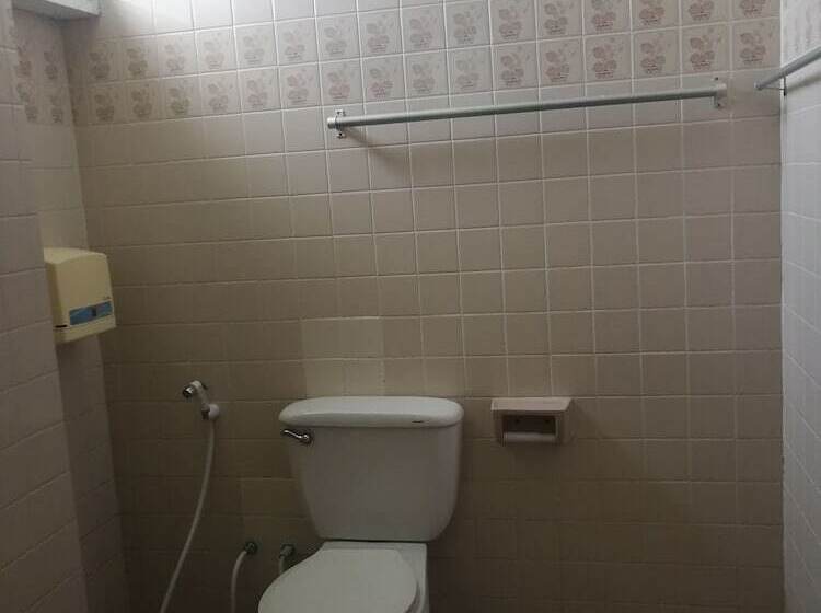 Отель Laemthong