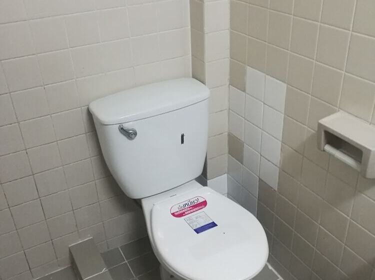 Отель Laemthong