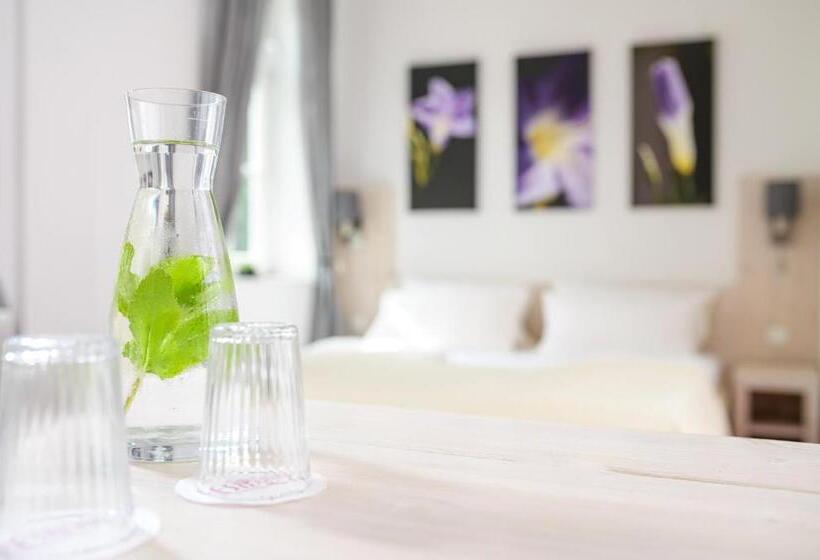 فندق Pension Kleine Residenz