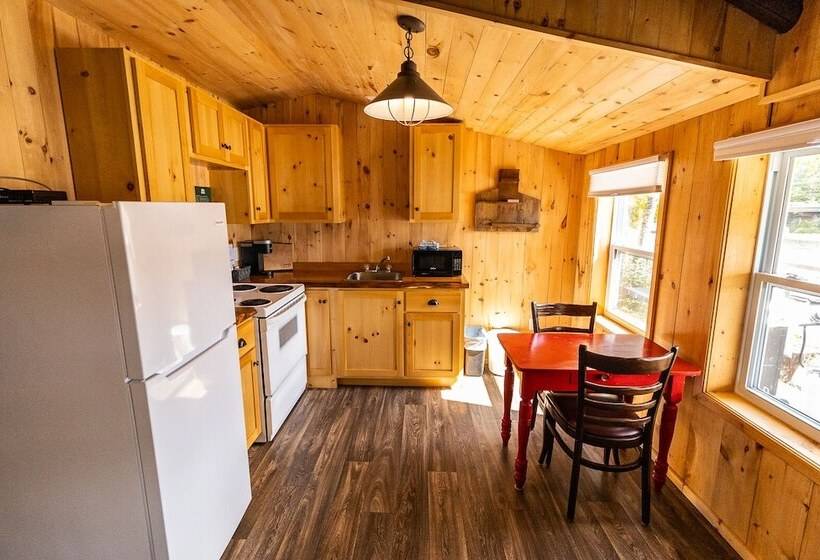 فندق Pond S Resort