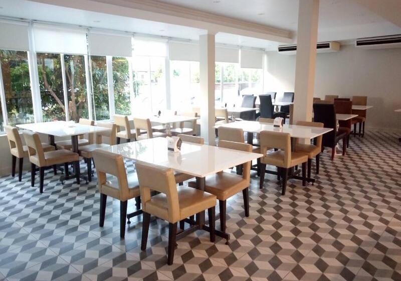 בית מלון כפרי Rattana View