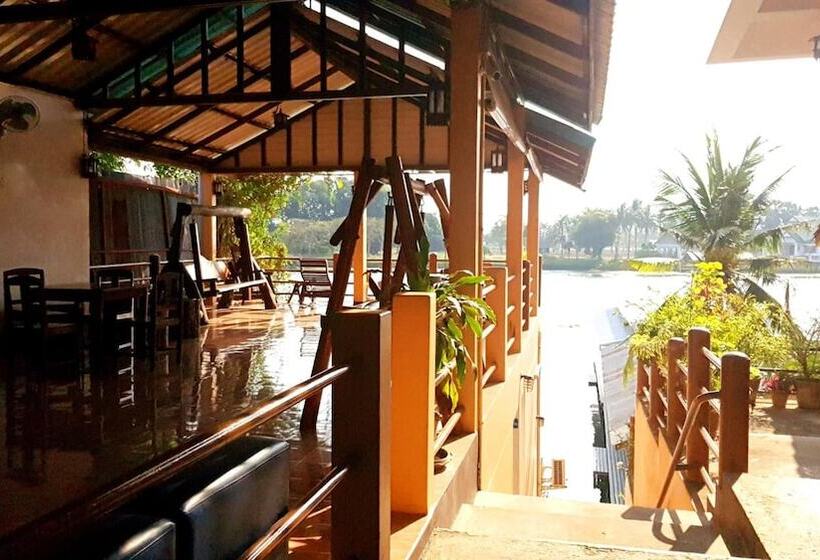 호텔 Tamarind Guesthouse