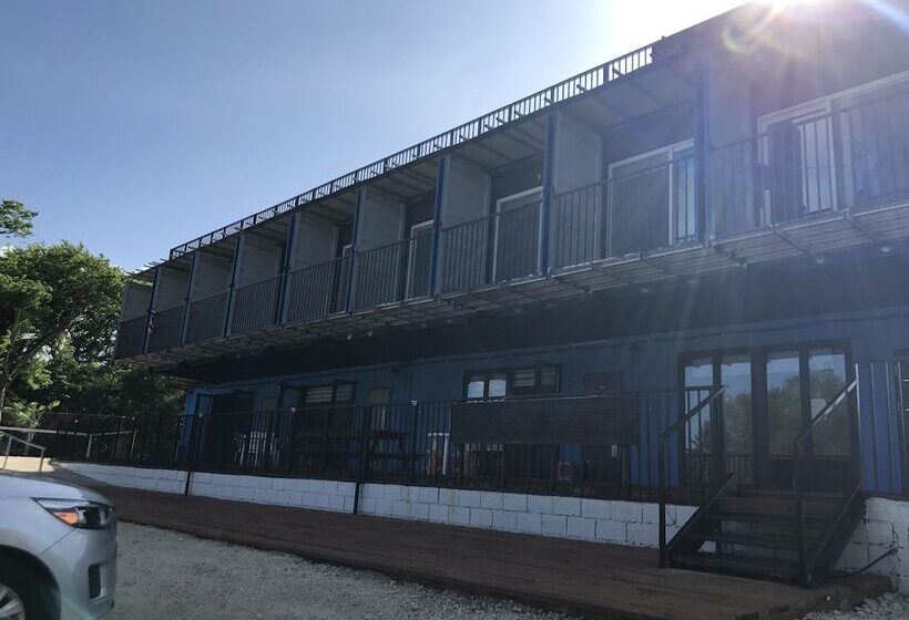 هتل Tinian Ocean View