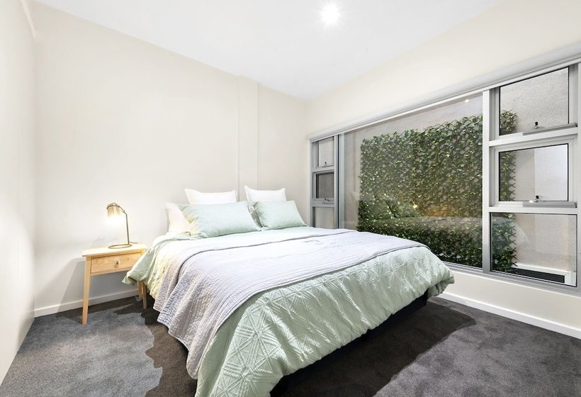 Hotham, 2bdr North Melbourne Apartment