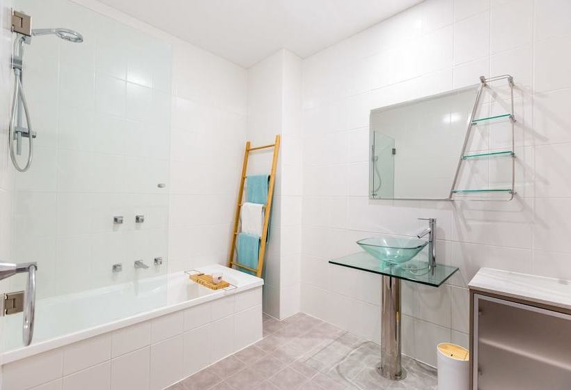 Hotham, 2bdr North Melbourne Apartment