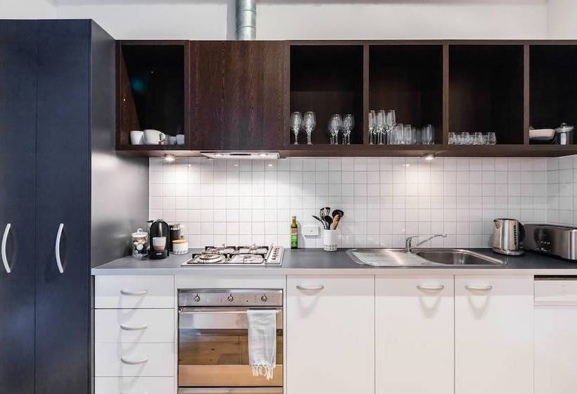 Isla, 2bdr Fitzroy Apartment