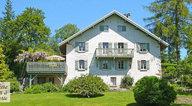 L Ourserie Bed & Breakfast