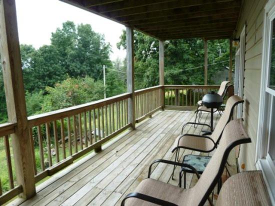 Mountain_roots_lodging