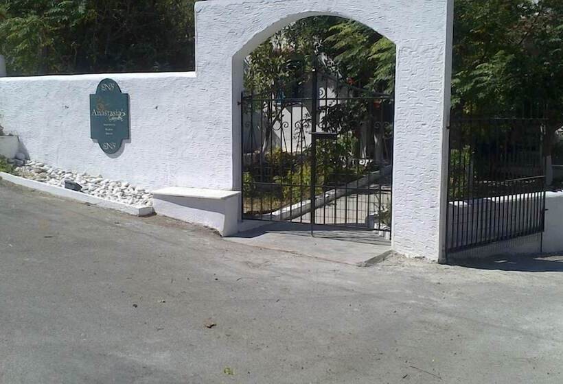 פנסיון Anastasia's Garden