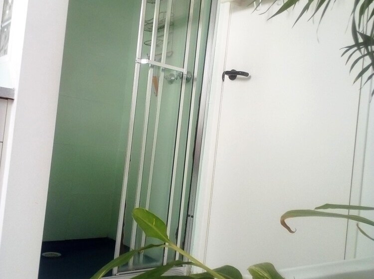 بنسيون Charles Rooms Guesthouse