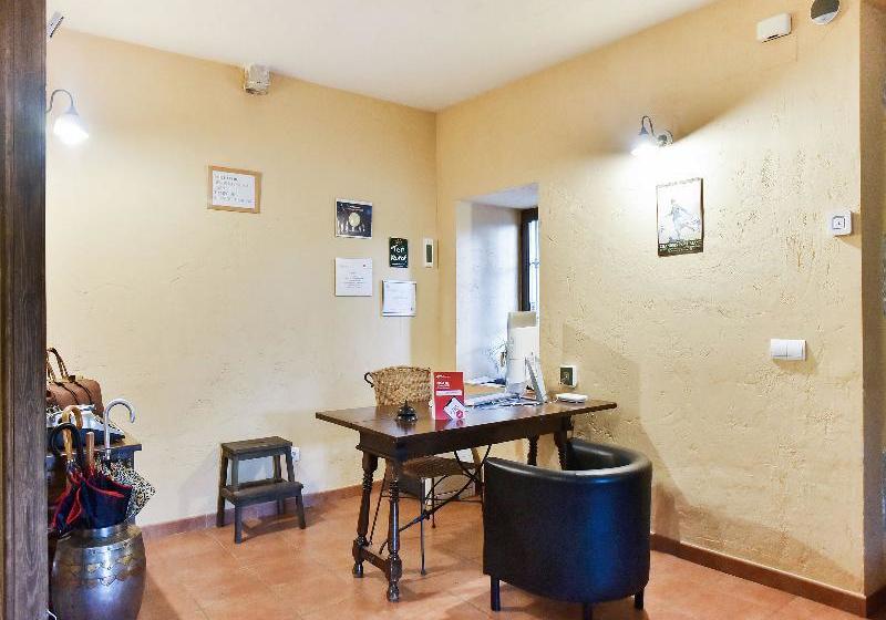 بنسيون Peña Pintada