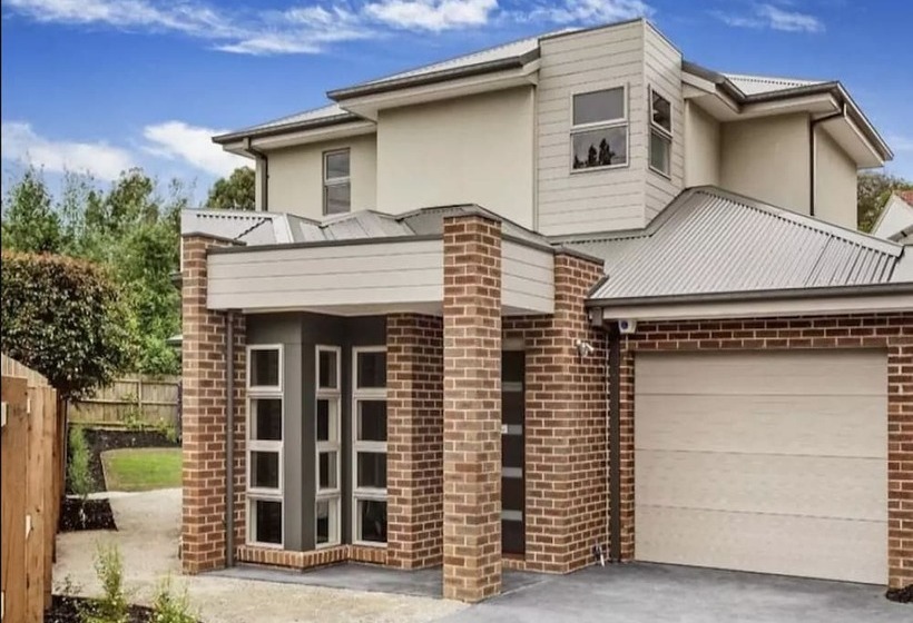 Signature Townhouse In Doncaster