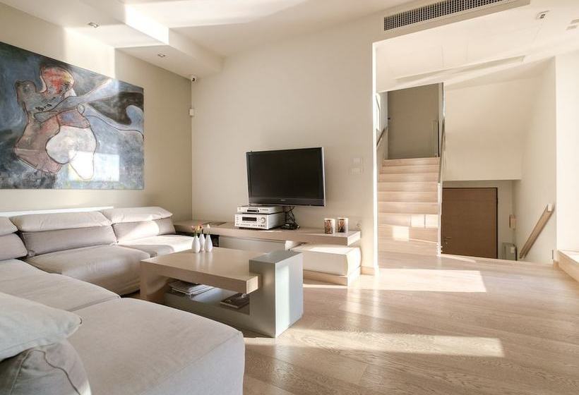 Spectacular Modern Art Villa With Private Pool