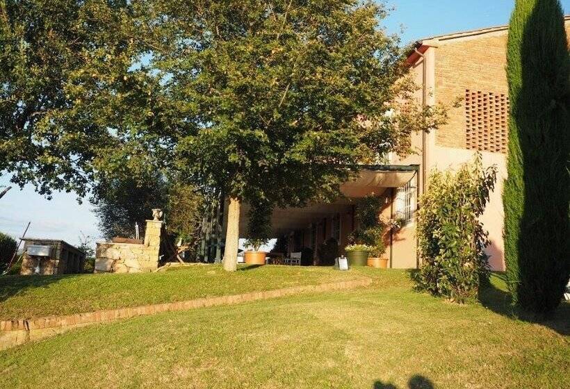 ホテル Agriturismo Le Due Querce