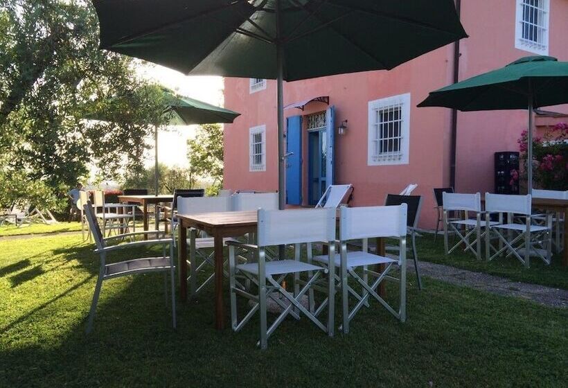 ホテル Agriturismo Le Due Querce