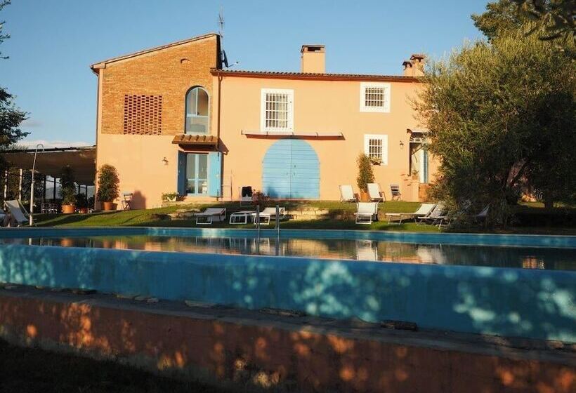 ホテル Agriturismo Le Due Querce