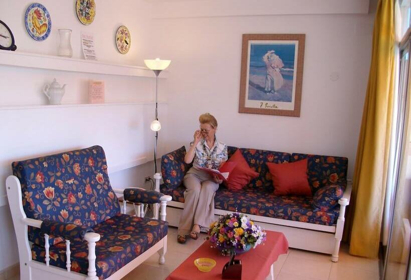 ホテル Apartamentos Belmonte