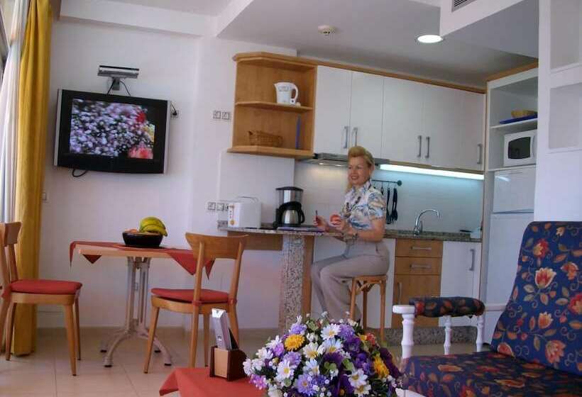 ホテル Apartamentos Belmonte