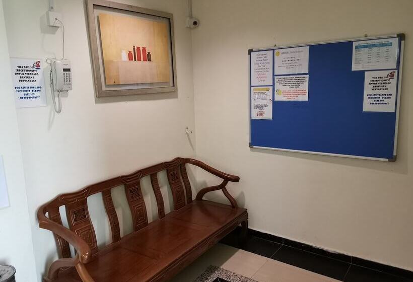 Отель Centre Point Tampin