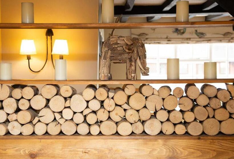 Отель Crown Inn