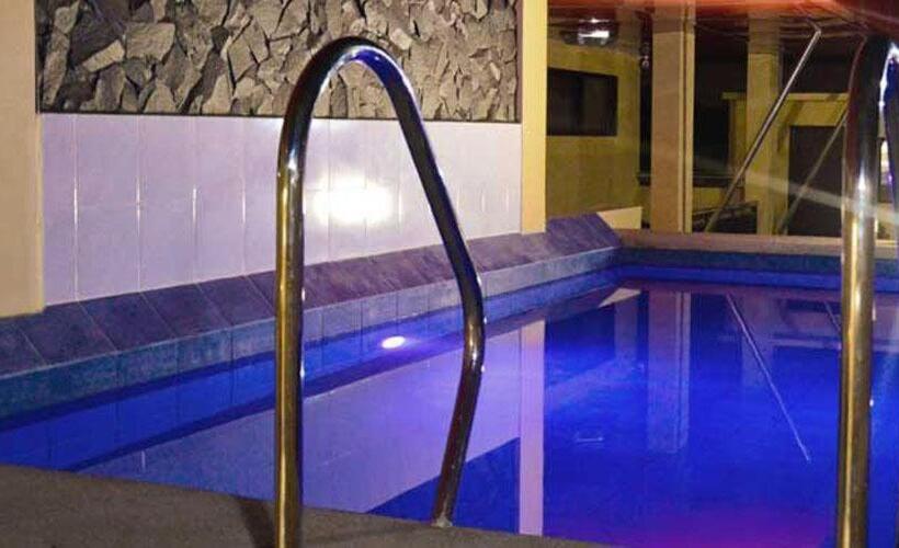 هتل La Galleon Suites