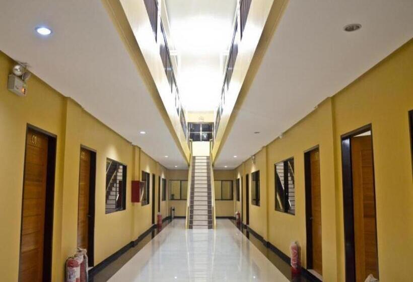 هتل La Galleon Suites