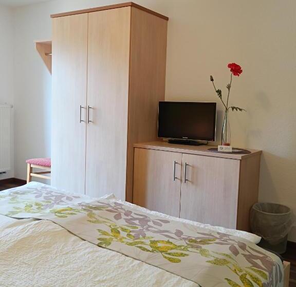 בית מלון כפרי Landgasthof Zum Rappen