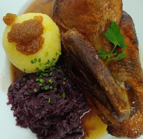 בית מלון כפרי Landgasthof Zum Rappen