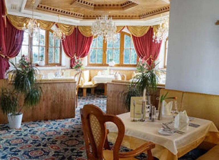 Wellnesshotel Parkschlössl Zu Thyrnau  Adults Only