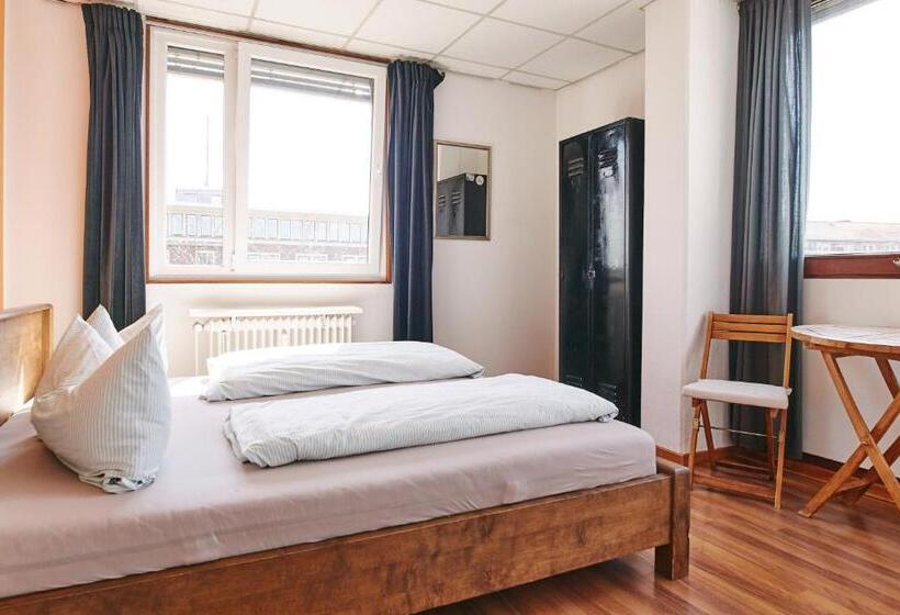 هتل Sleep Station Hostel