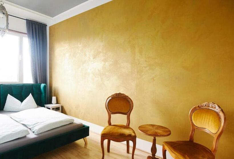 هتل Sleep Station Hostel