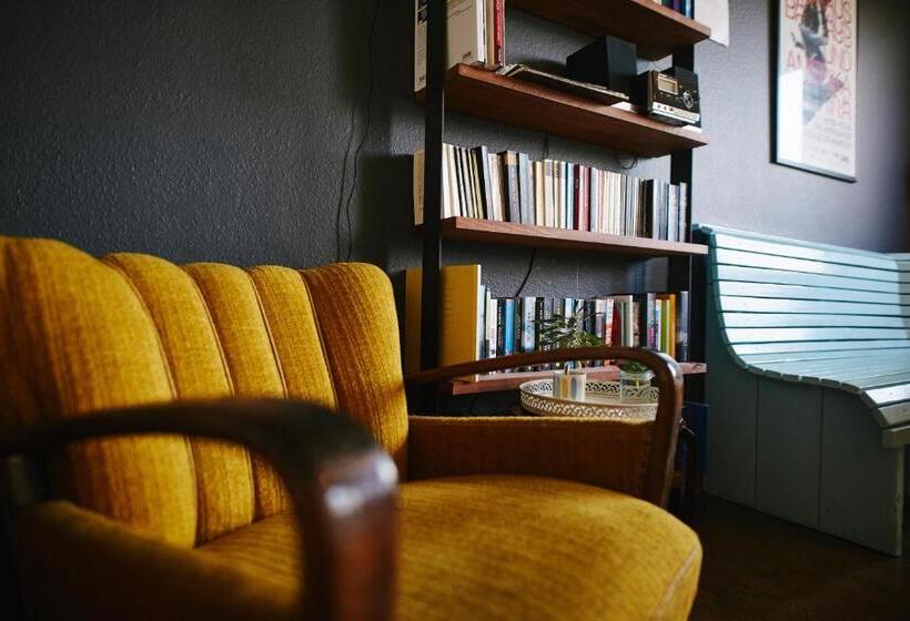 هتل Sleep Station Hostel