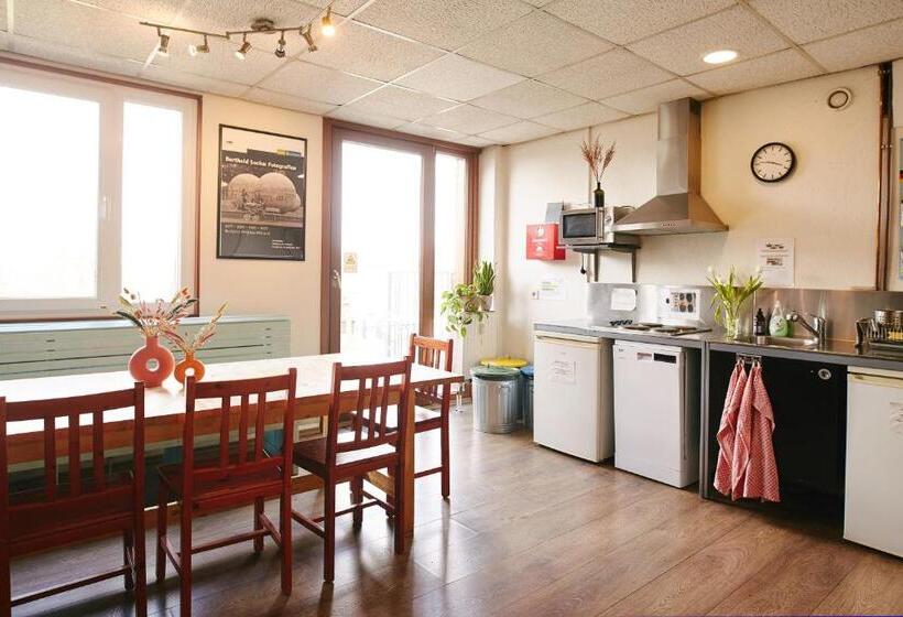 هتل Sleep Station Hostel