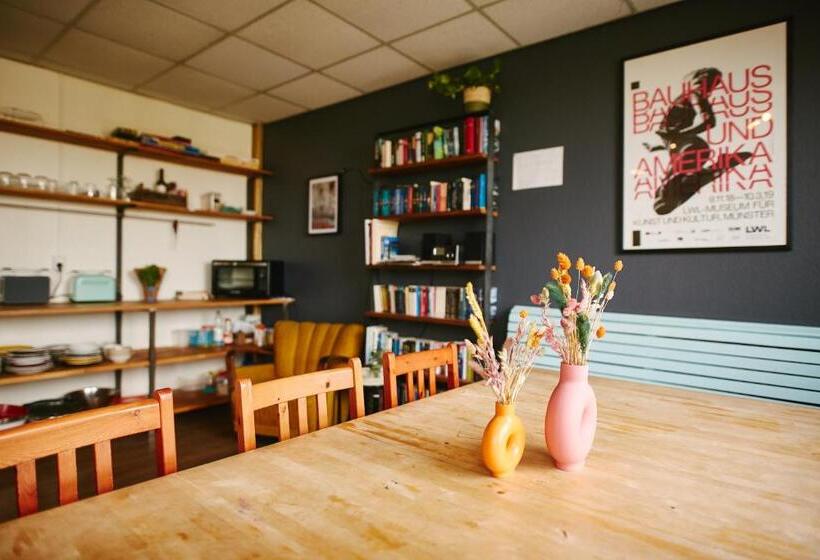 هتل Sleep Station Hostel