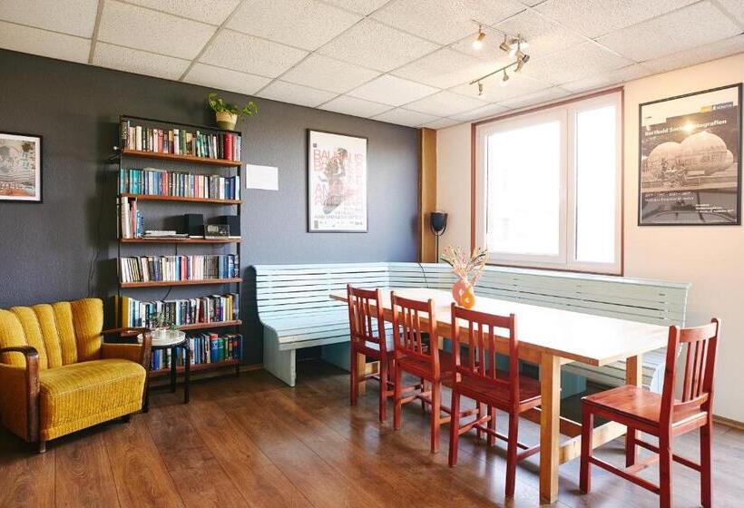 هتل Sleep Station Hostel