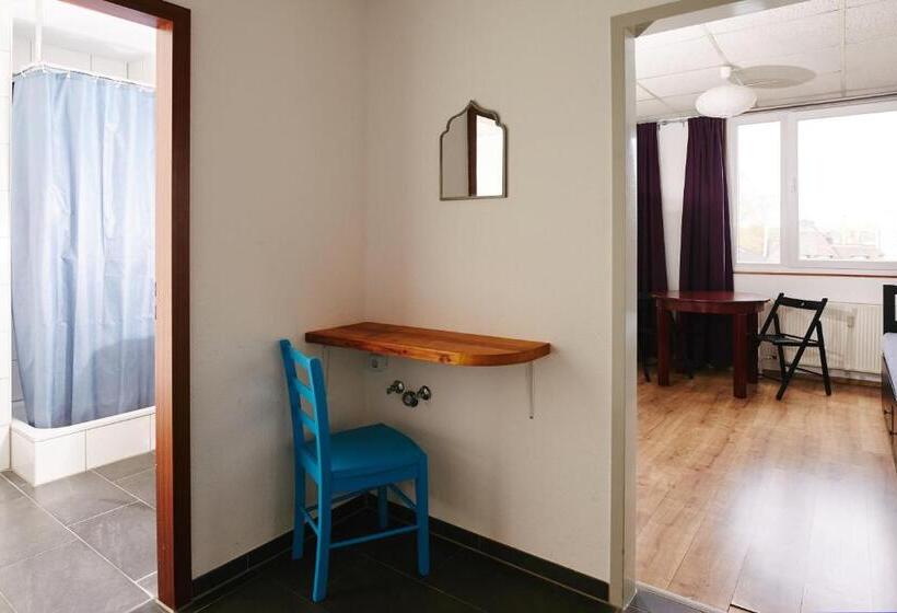 هتل Sleep Station Hostel