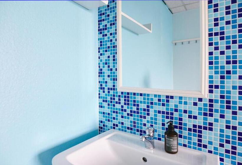 هتل Sleep Station Hostel