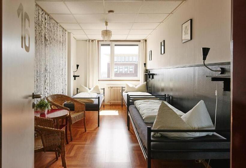 هتل Sleep Station Hostel