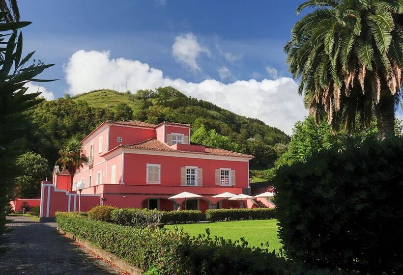 Отель Solar De Lalém