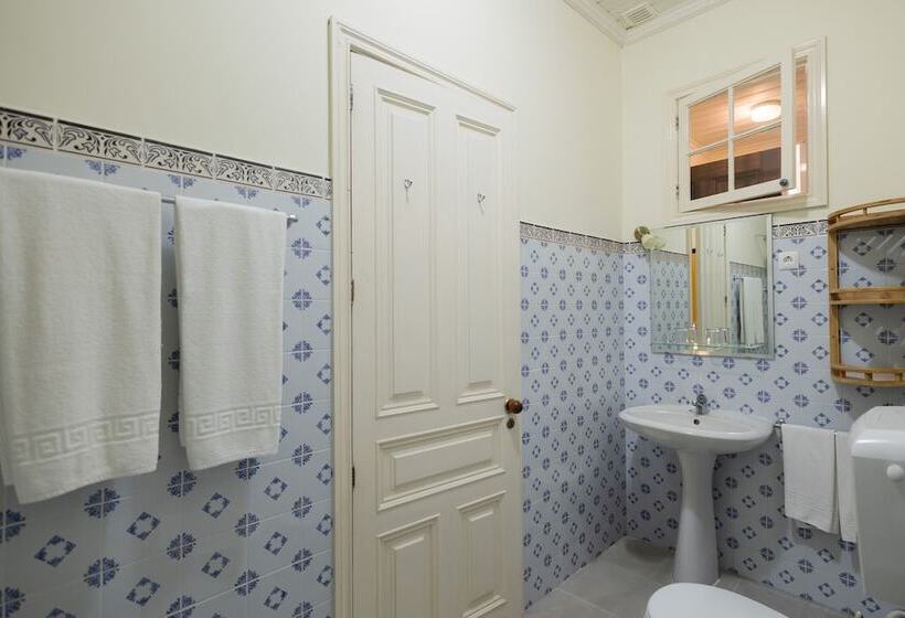 Отель Solar De Lalém