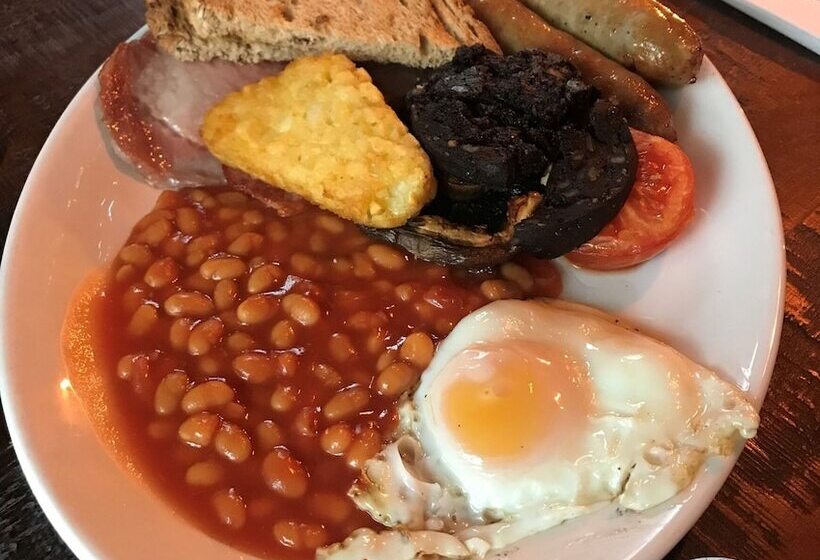 בית מלון כפרי The Crown Inn At Benson