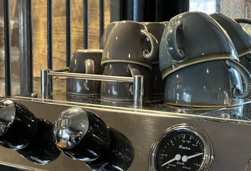 בית מלון כפרי The Crown Inn At Benson