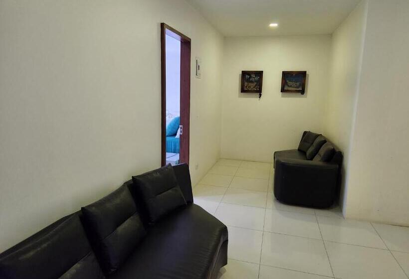 هتل Veronicas Inn