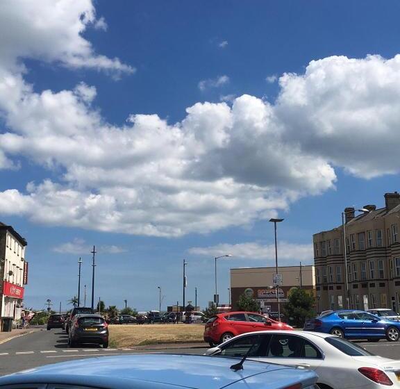 فندق Willows Guest House